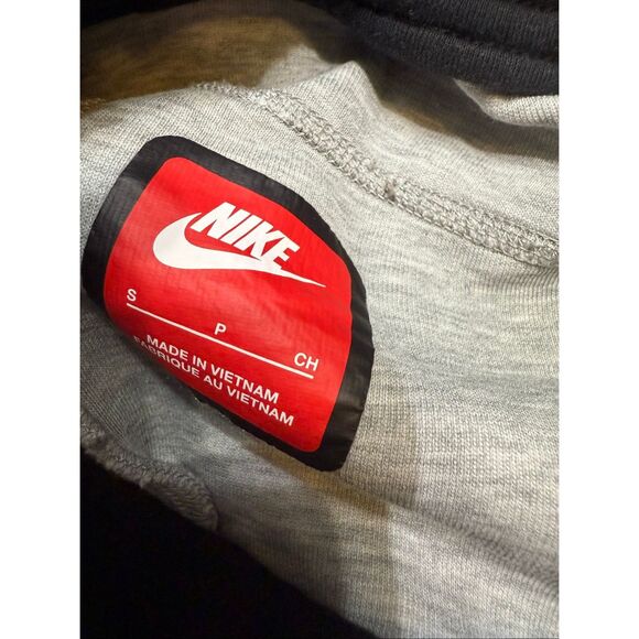 Nike Kids Joggers in Gray and Black - Picture 10 of 11